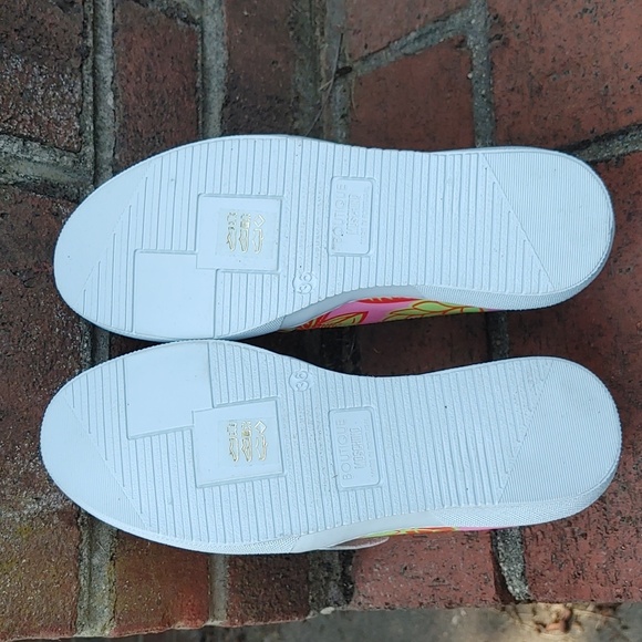 Moschino Tropical Leaf Sneaker Size 6 - Picture 9 of 12